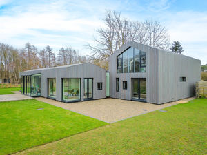 Photo 3- click for photo gallery